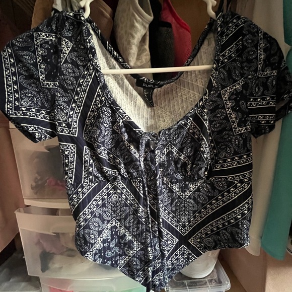 Blouses - Picture 2 of 2